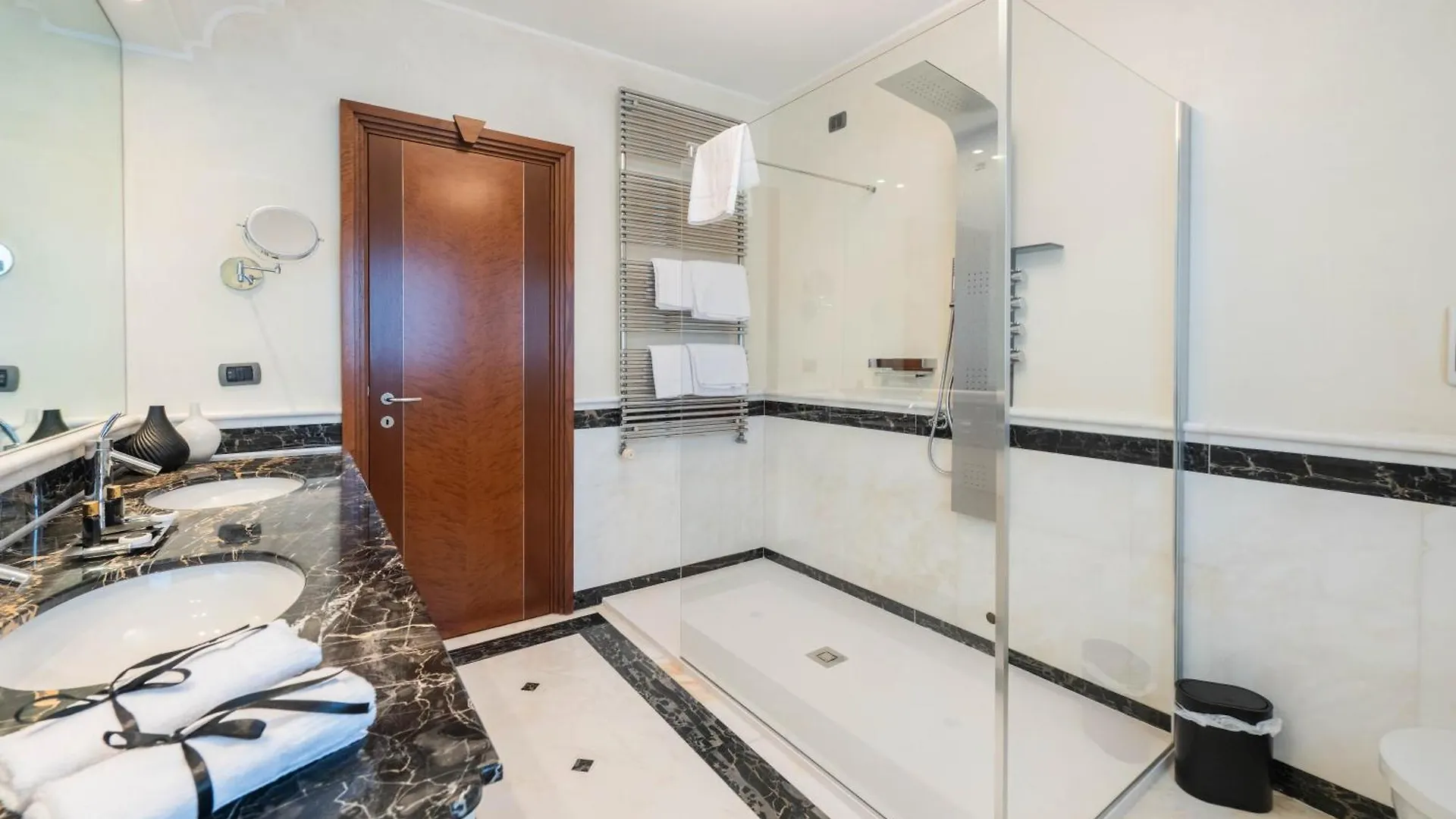 Bed & Breakfast Airport Bea Rooms Azzano San Paolo Italy